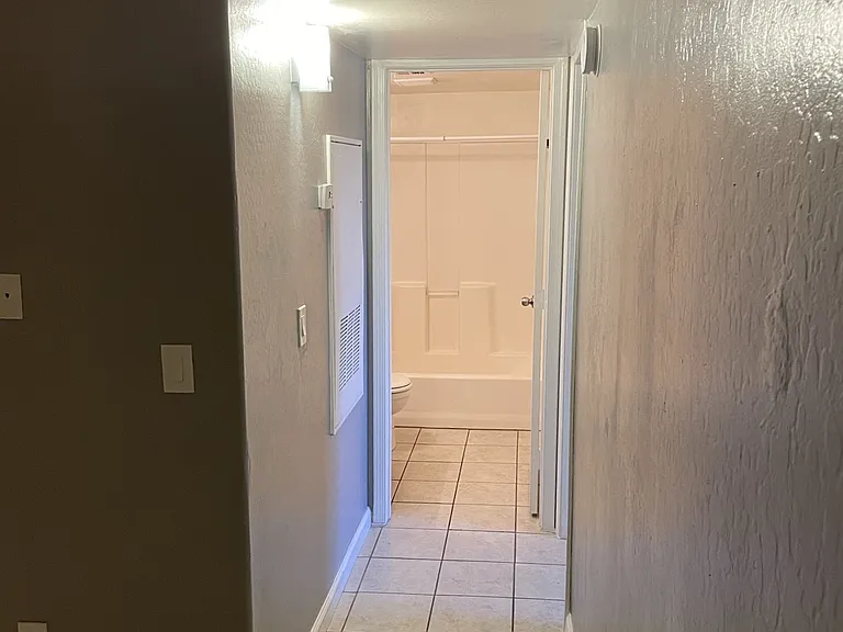 602 E Townley Ave — Photo 6