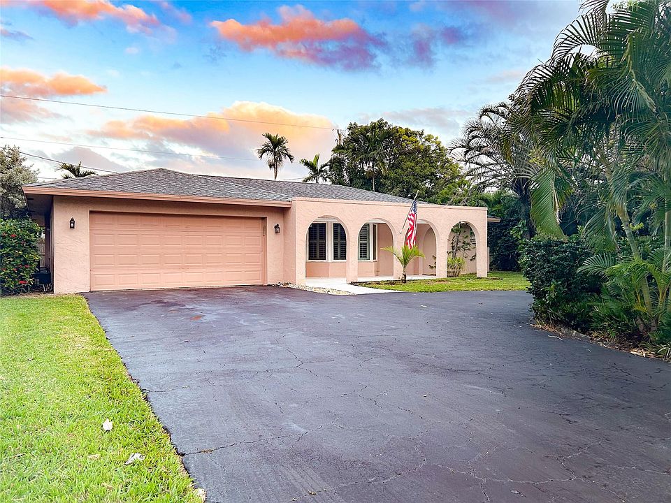 1st image of 647 Heron Drive