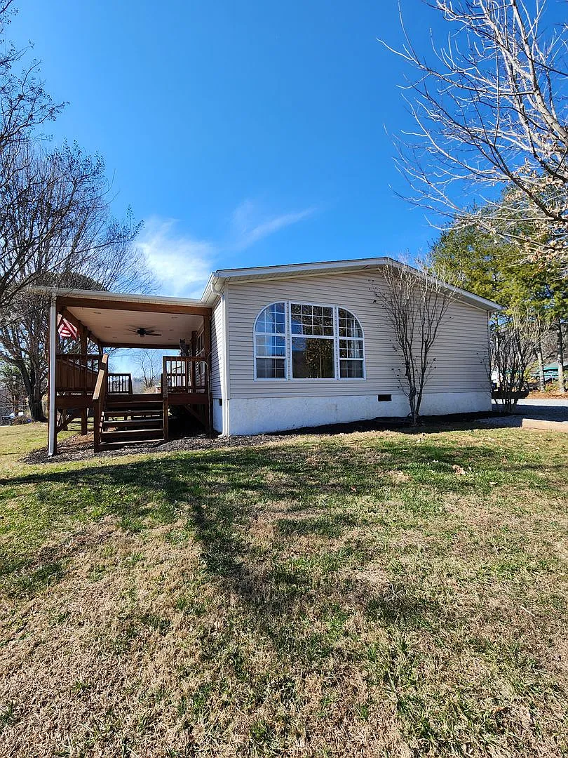 Black Mountain Rental with Garage! — Photo 4