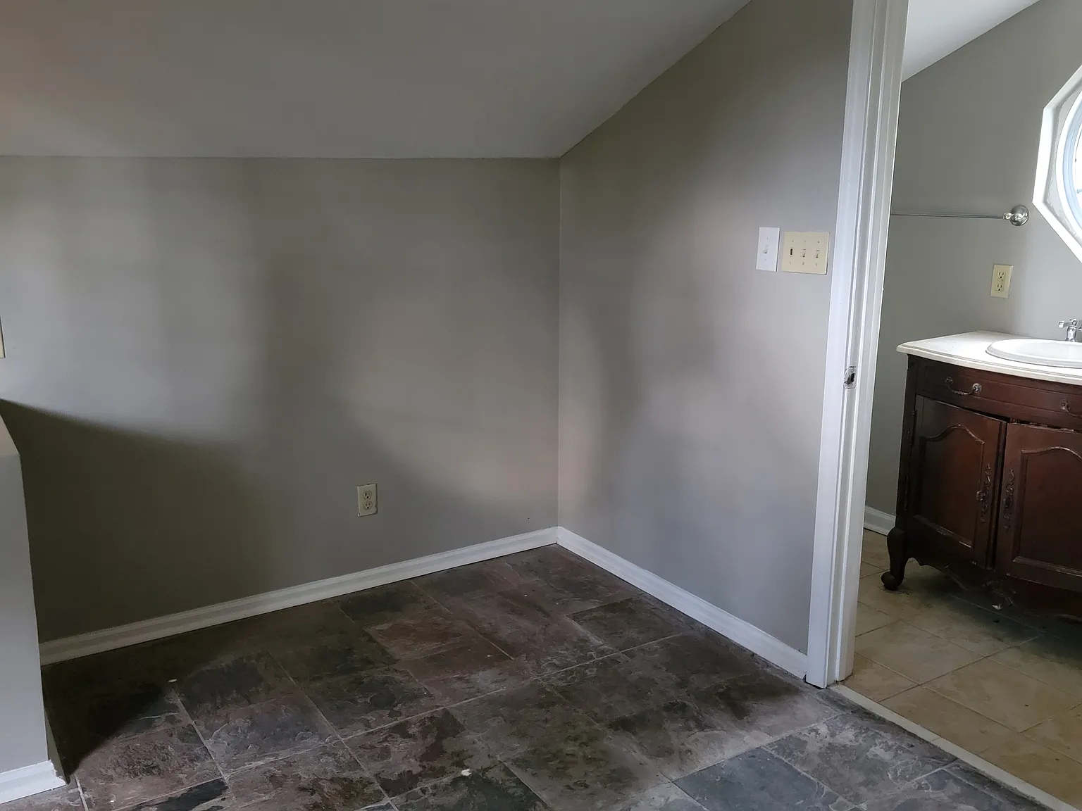 3 bed, 1136 sqft, $1,600 — Photo 2