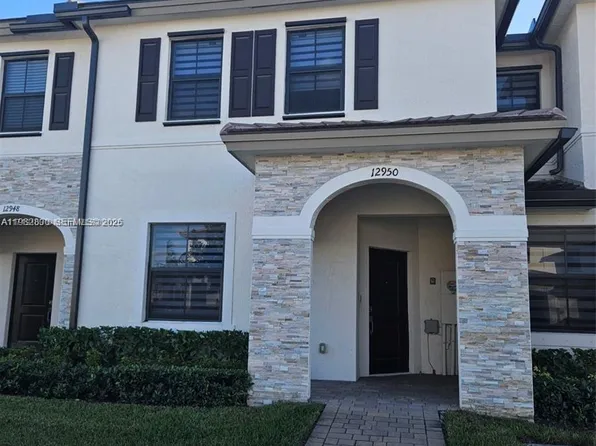 12950 SW 233rd Ter #O, Homestead, FL 33032