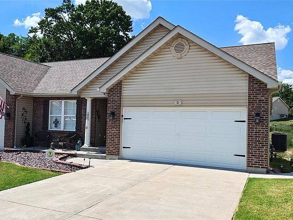 2nd image of 5 Jackson Cir