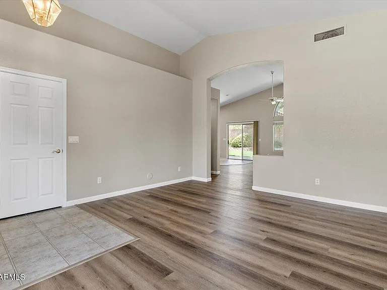 312 E Mesquite St — Photo 6
