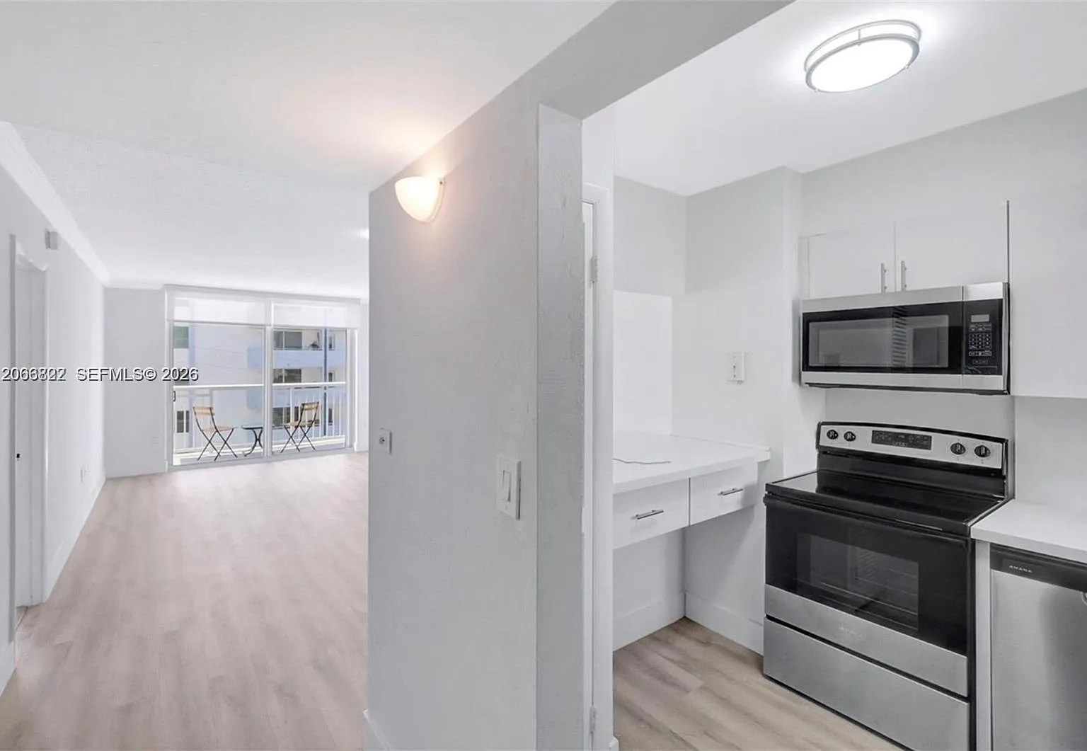 Bayview Condo — Photo 2