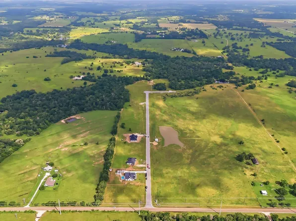 2401 Coronado Estates Dr, Bryan, TX 77808