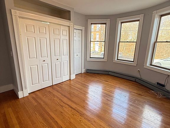 2nd image of 173 S William St Floor 1