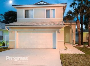 6272 NW 40th Ave, Coconut Creek, FL 33073