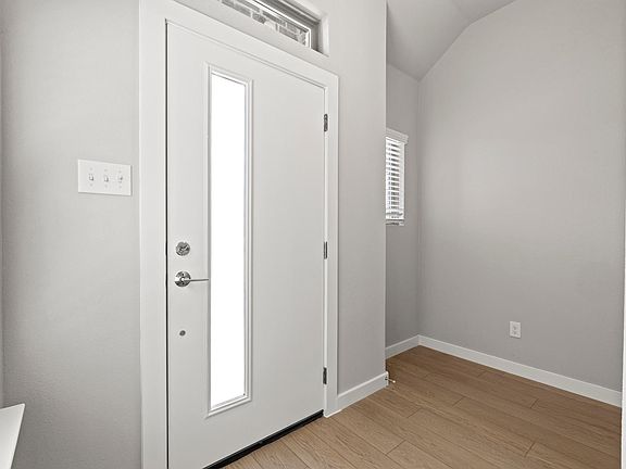 2nd image of 4005 High Crst