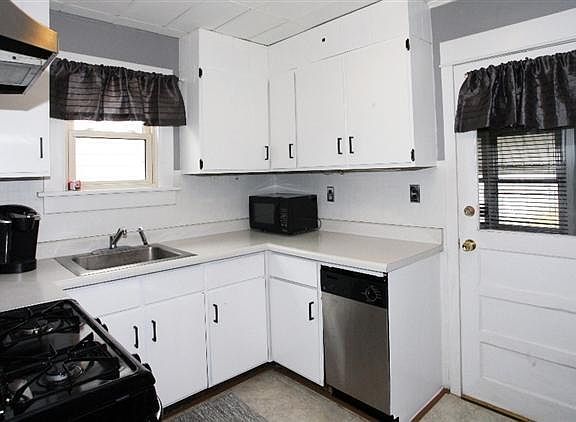 5th image of 442 Hadley Ave