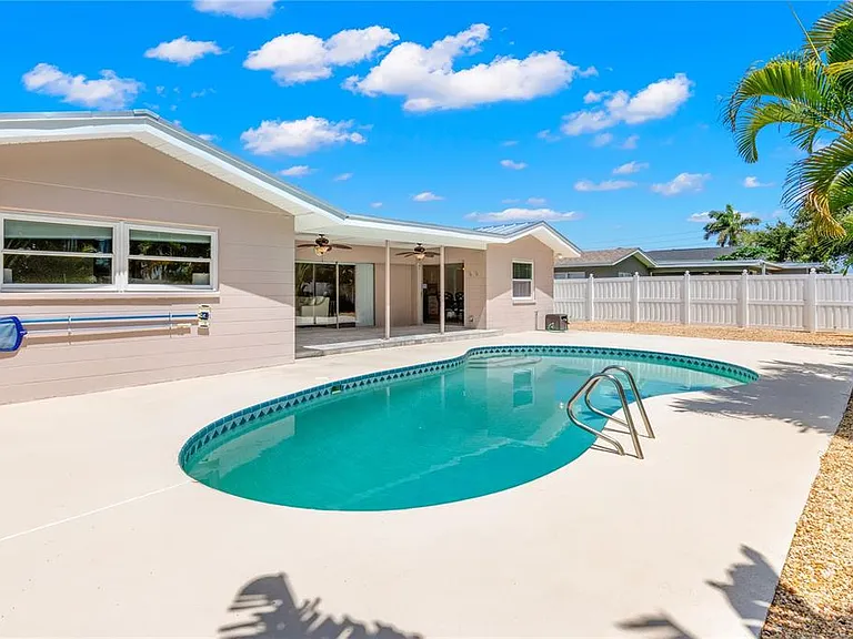 297 Monte Cristo Blvd — Photo 4