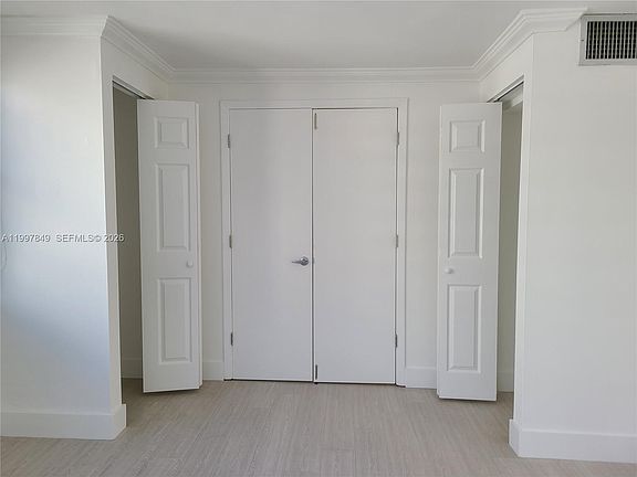3rd image of 999 Brickell Bay Dr APT 1207