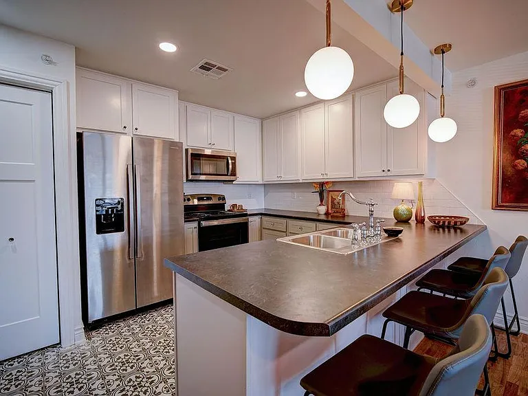 922 Maple Ave #1 — Photo 6