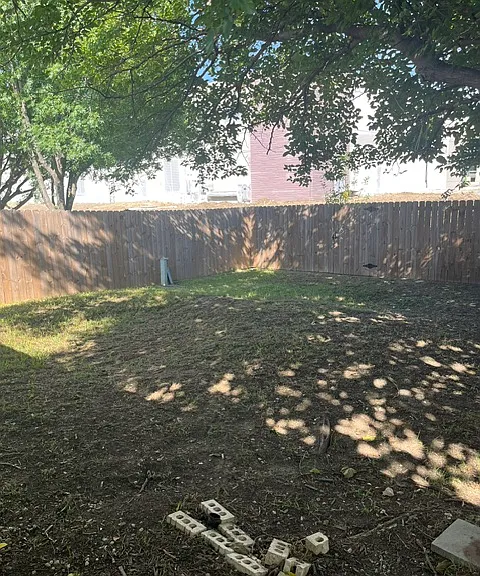 916 Hawthorne Dr — Photo 15