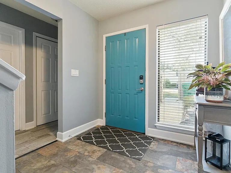 800 Bay Dr #10 — Photo 6