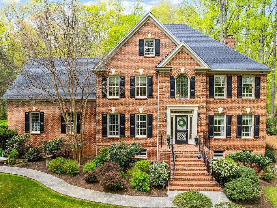 1st image of 200 Carters Grove Ln
