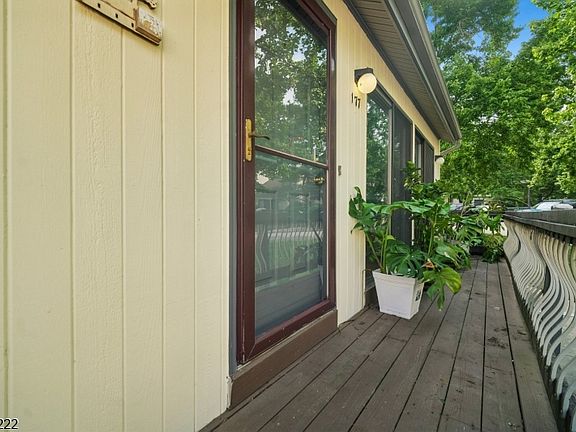 4th image of 177 Locust Ln