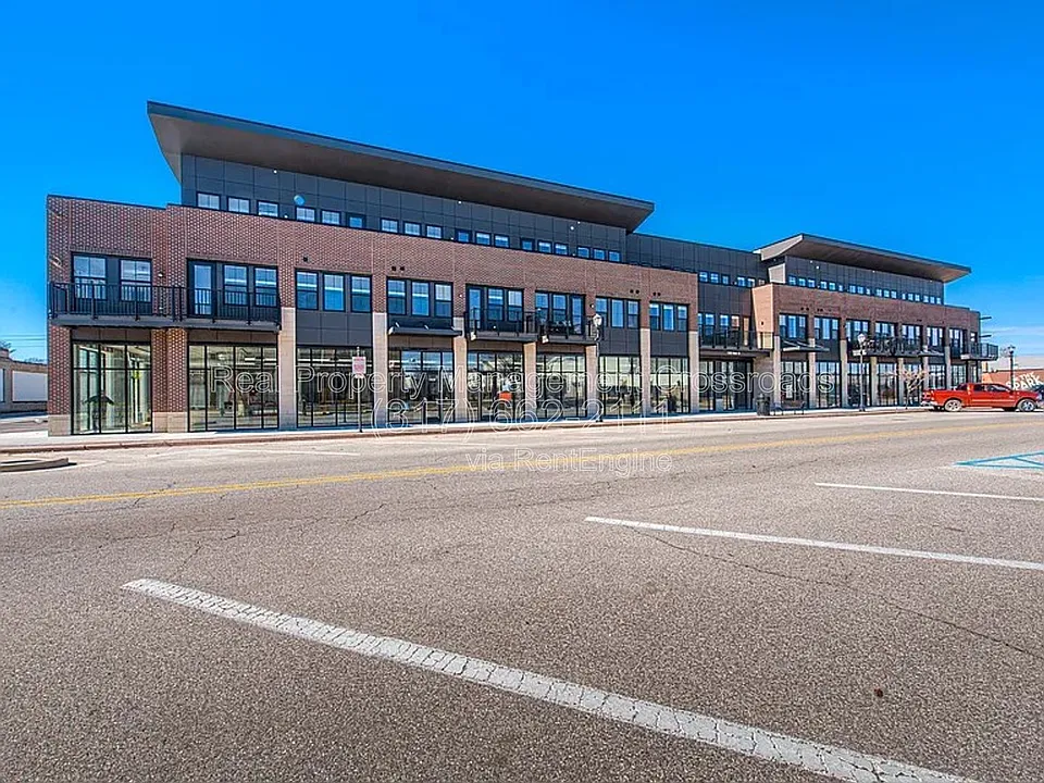 1302 N Main St #209