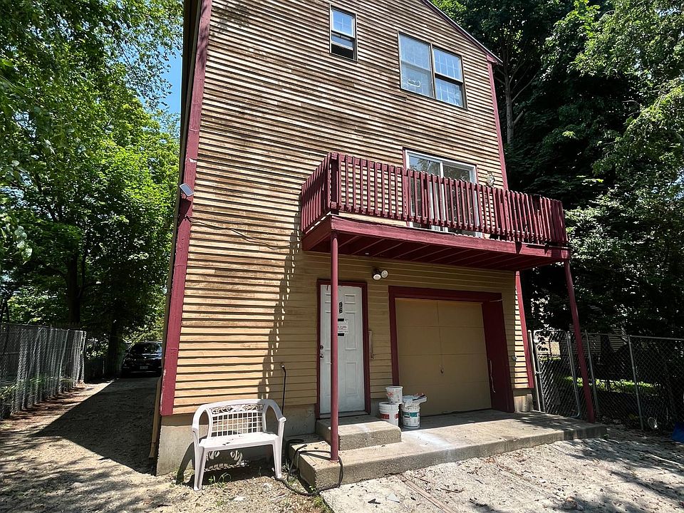 2nd image of 96 Jewett St #96