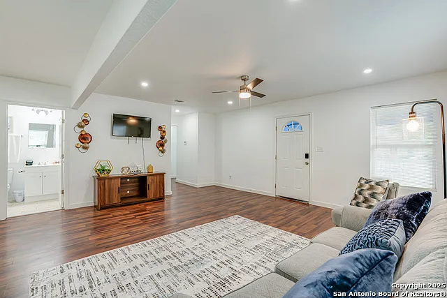 1039 McKinley Ave — Photo 9