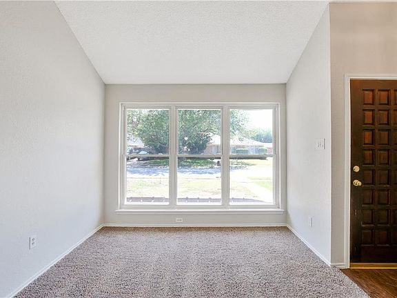 5th image of 2925 Hilltop Dr