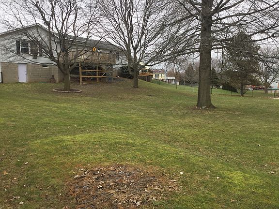 5th image of 10 Chiswick Dr