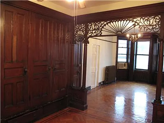 Rented by RES New York | media 4