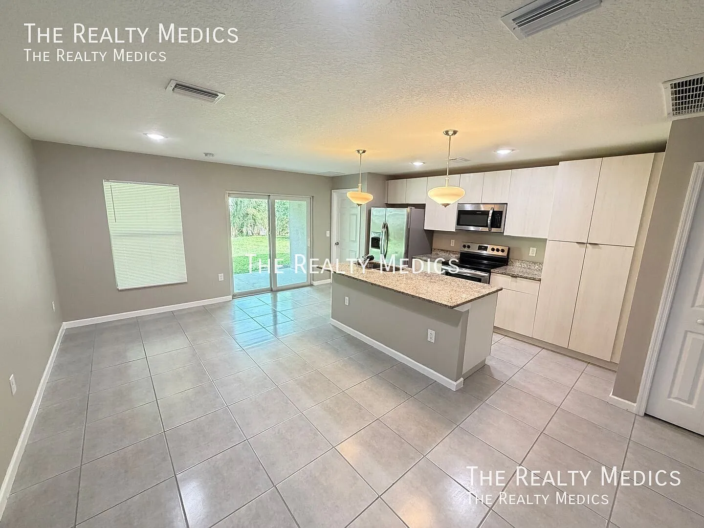 Incredible 4 Bedroom, 2 Bathroom Home In Palm Bay!! — Photo 3