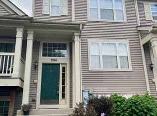 896 Emerald Dr, Pingree Grove, IL 60140