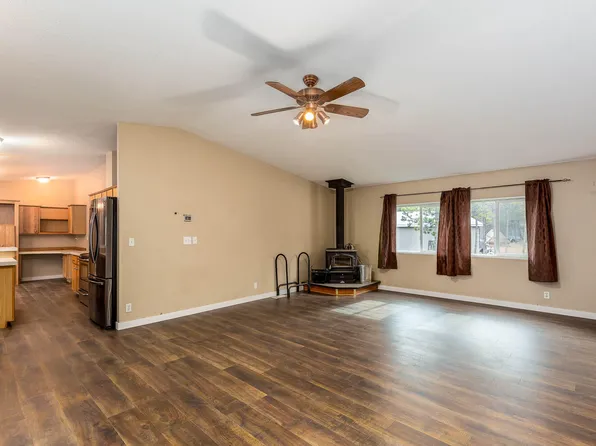 15951 Lava Dr, La Pine, OR 97739