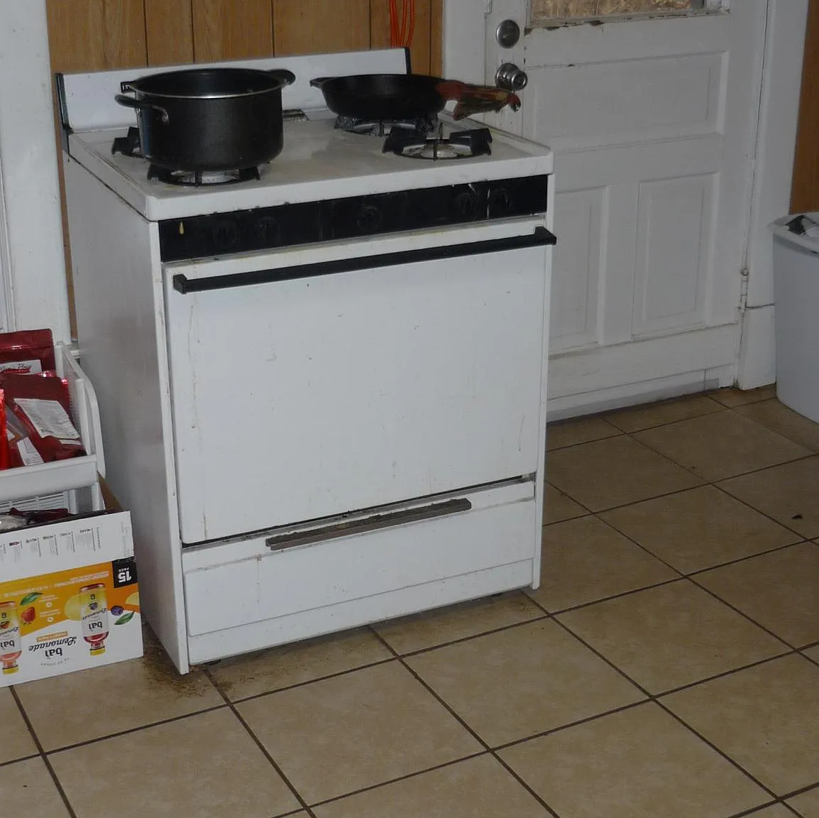3 bed, 850 sqft, $1,500 — Photo 3