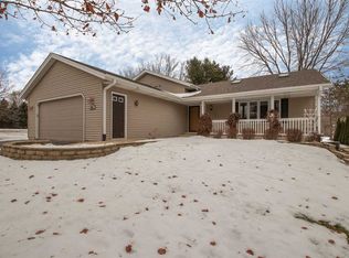 804 Marquette Dr SW, Poplar Grove, IL 61065