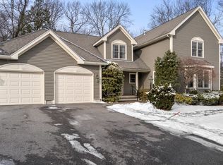 10 Algonquian Dr, Natick, MA 01760