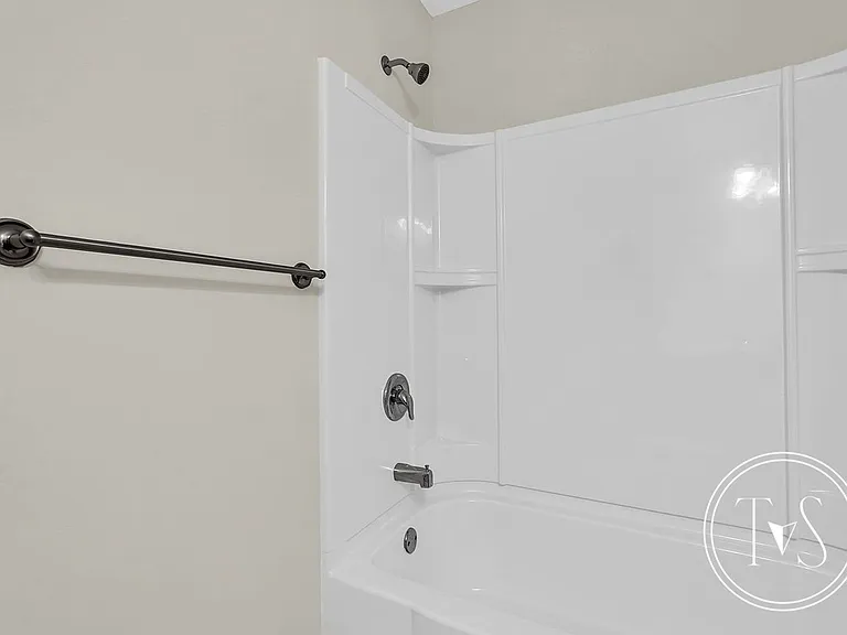 200 Alcove Ct — Photo 24