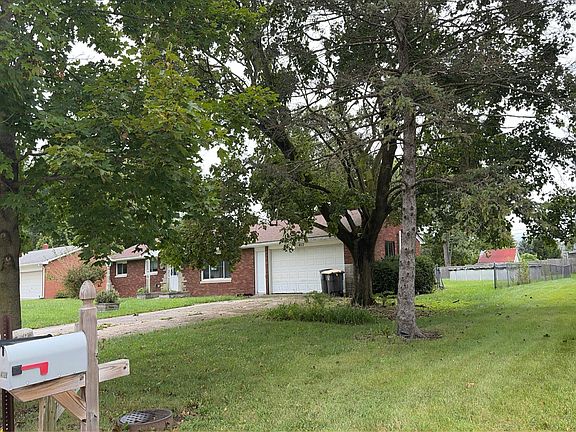 2nd image of 4117 E Saddle Dr