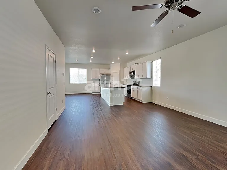 8264 Joyce Cir — Photo 5