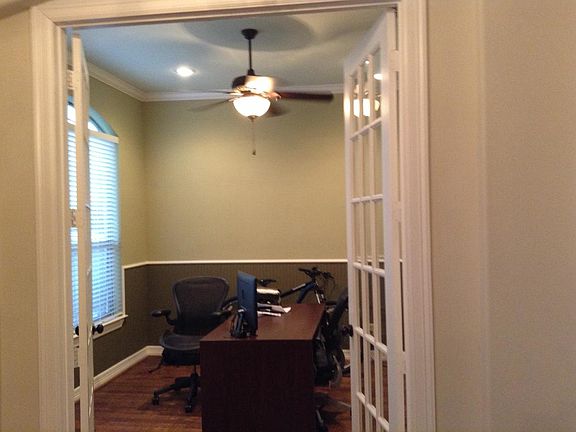 5th image of 5939 La Vista Dr