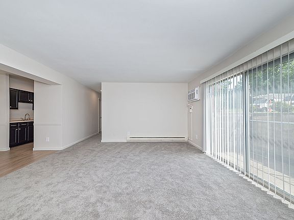 3rd image of 14 Meadow Dr APT 7