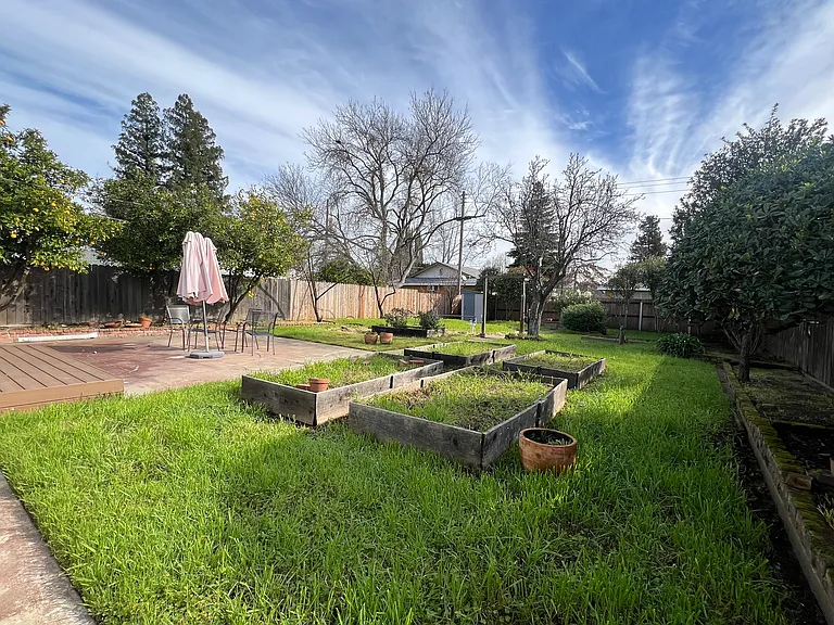 2809 63rd St — Photo 3