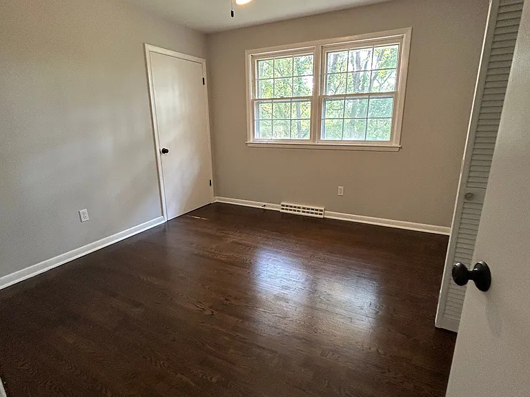 1300 Fieldcrest — Photo 7