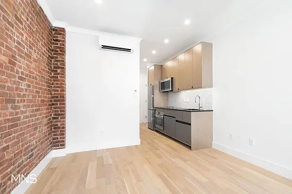 Rented by MNS Marketing | media 23