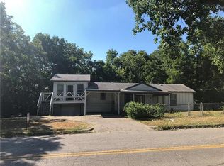 496 Shawnee Rd, Kansas City, KS 66103