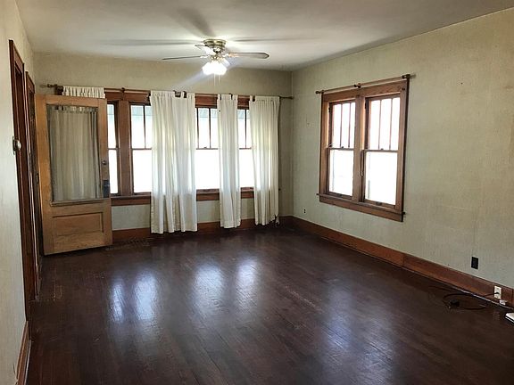 3rd image of 1315 Odell St