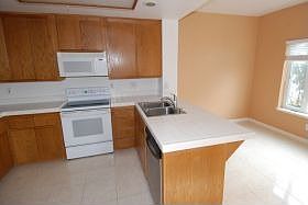 4th image of 495 Mountain View Dr APT 3