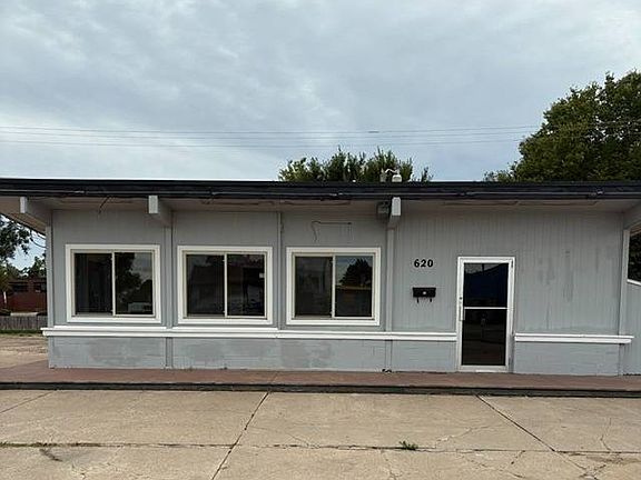 2nd image of 620 E 4th St