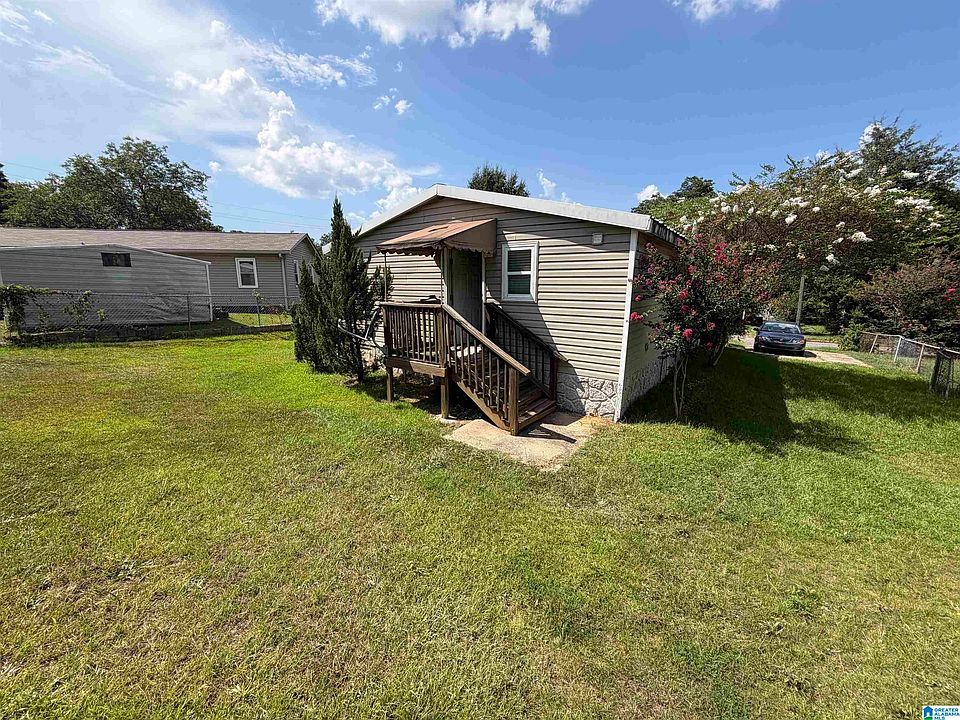 13th image of 2305 5th St E