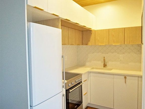 3rd image of 140 Martense St #2