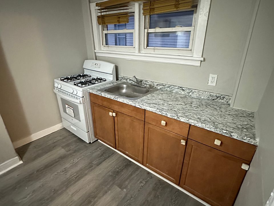 1st image of 137 County Street 2