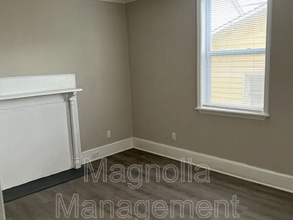 2nd image of 214A S Walnut St