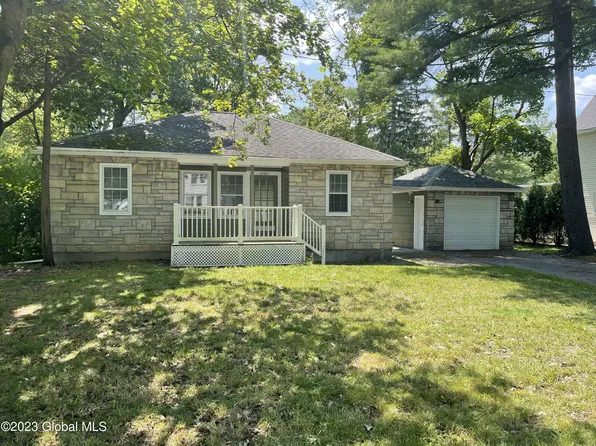 2102 Nott Street, Niskayuna, NY 12309