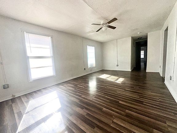 3rd image of 604 W Avenue I #A